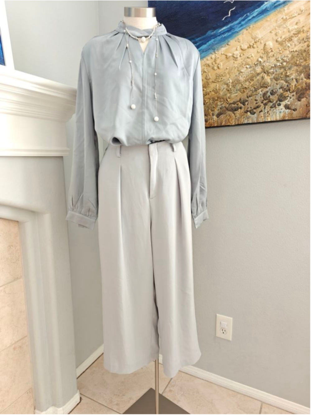 Women's UNIQLO Light Gray Wide Leg Pants